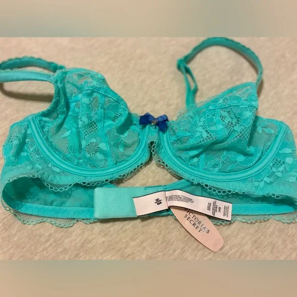 ✨New✨Victoria’s Secret Lace Bra & Body by Victoria Set in Bright Sunsine & Teal✨